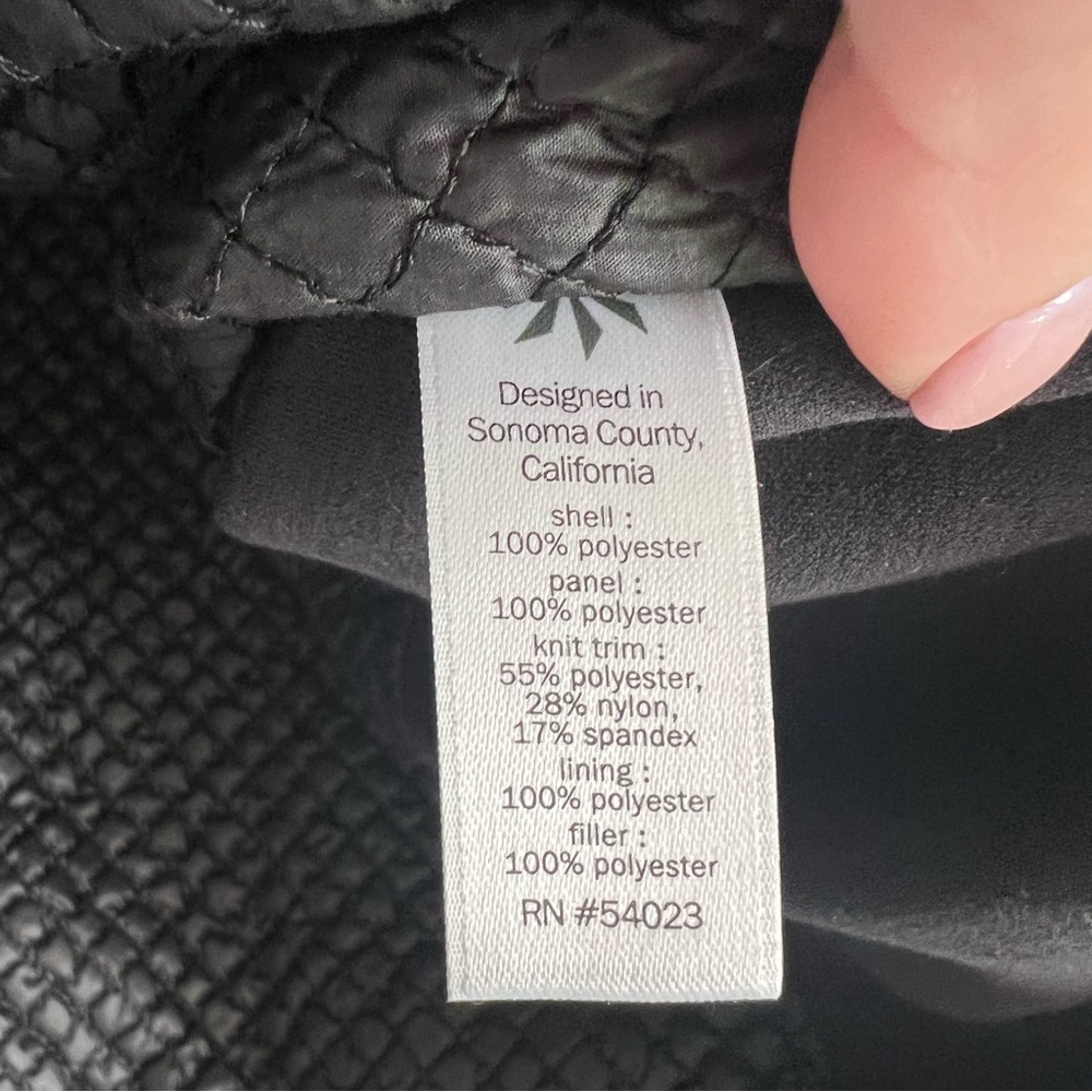 Athleta Black Quilted Stretch Side Panel Vest Medium - Picture 4 of 5